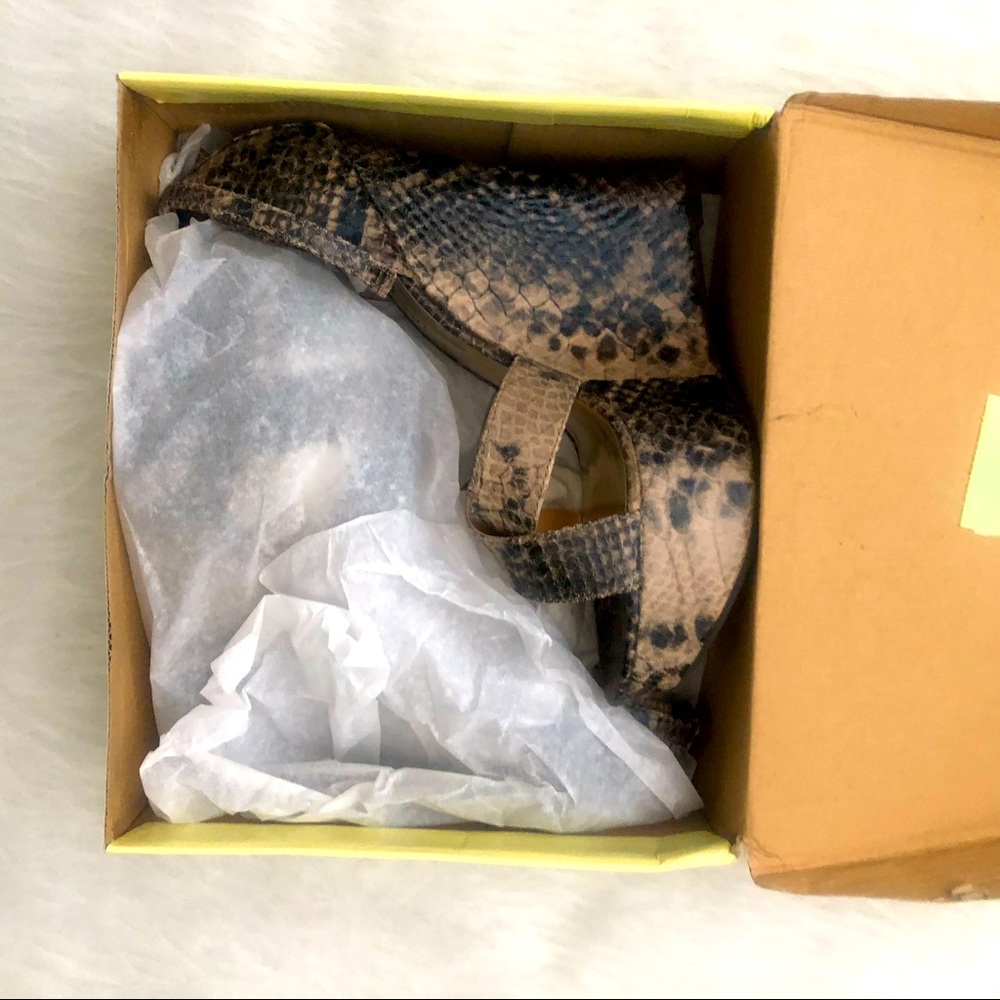 NWOT Cathyjean Snake Skin Pattern Sexy Wedge Heels